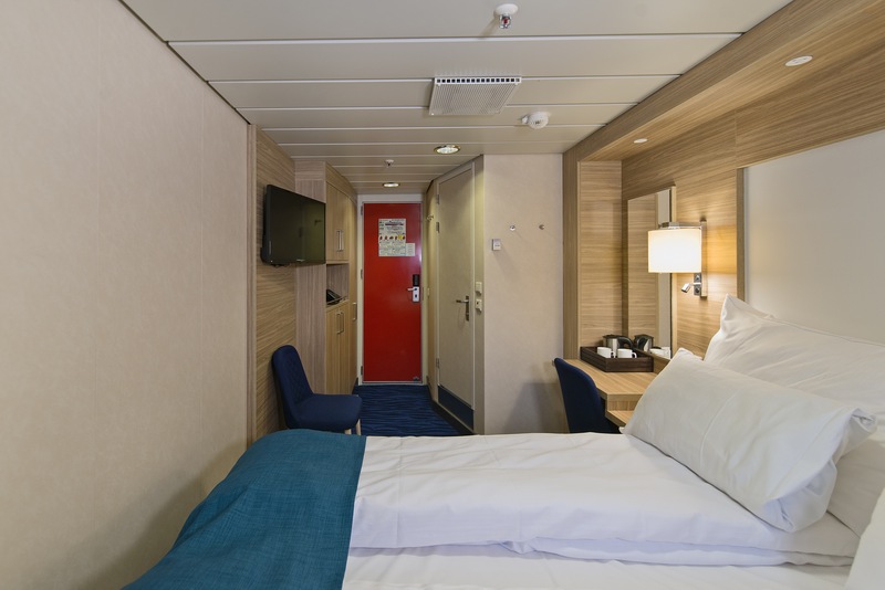 Arctic Superior | Double on upper deck with window (restricted view)